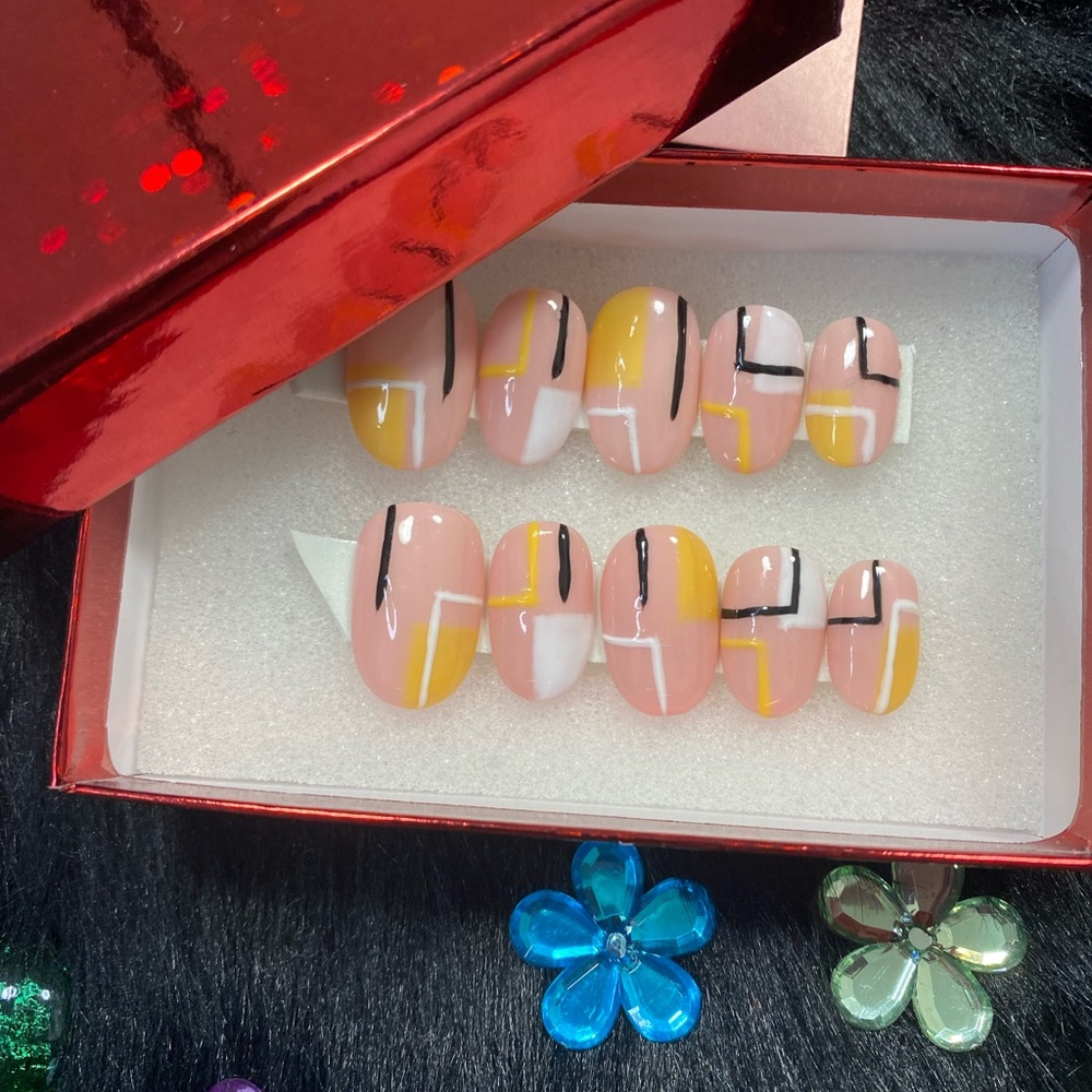 Totally Abstract Press On Nails - Picture 3 of 6